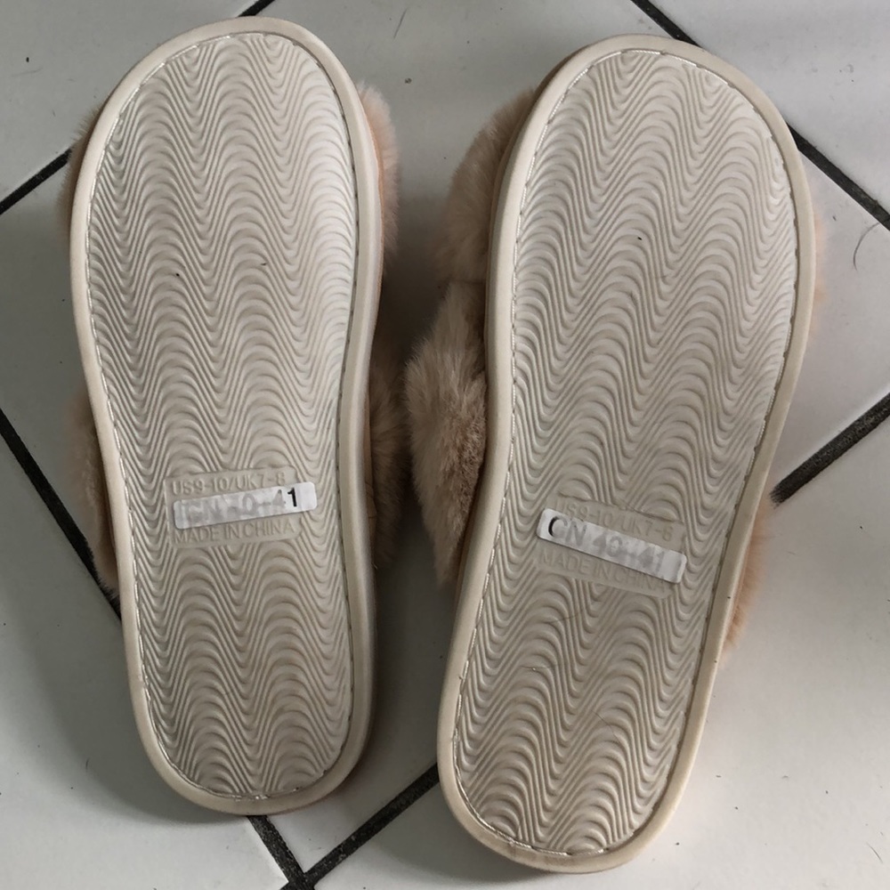Slippers - Picture 3 of 3